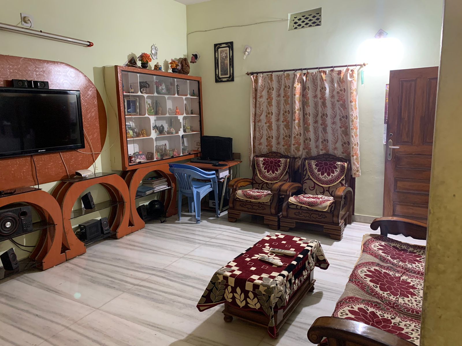 6 BHK Independe