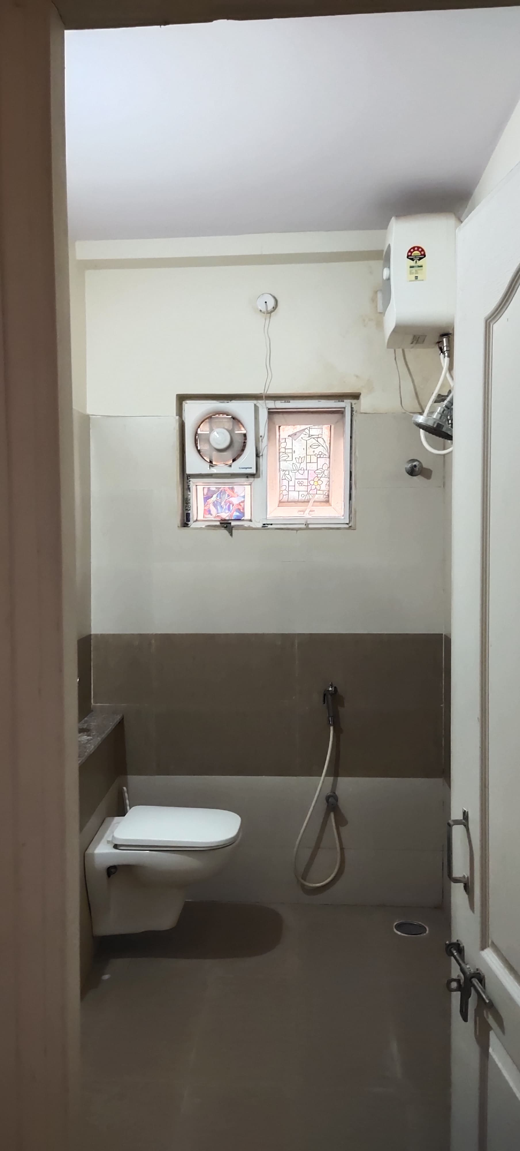 3 BHK Flat For sale in L 