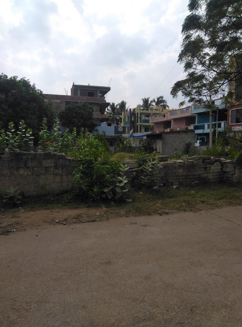 Open Plot for sale in Hay
