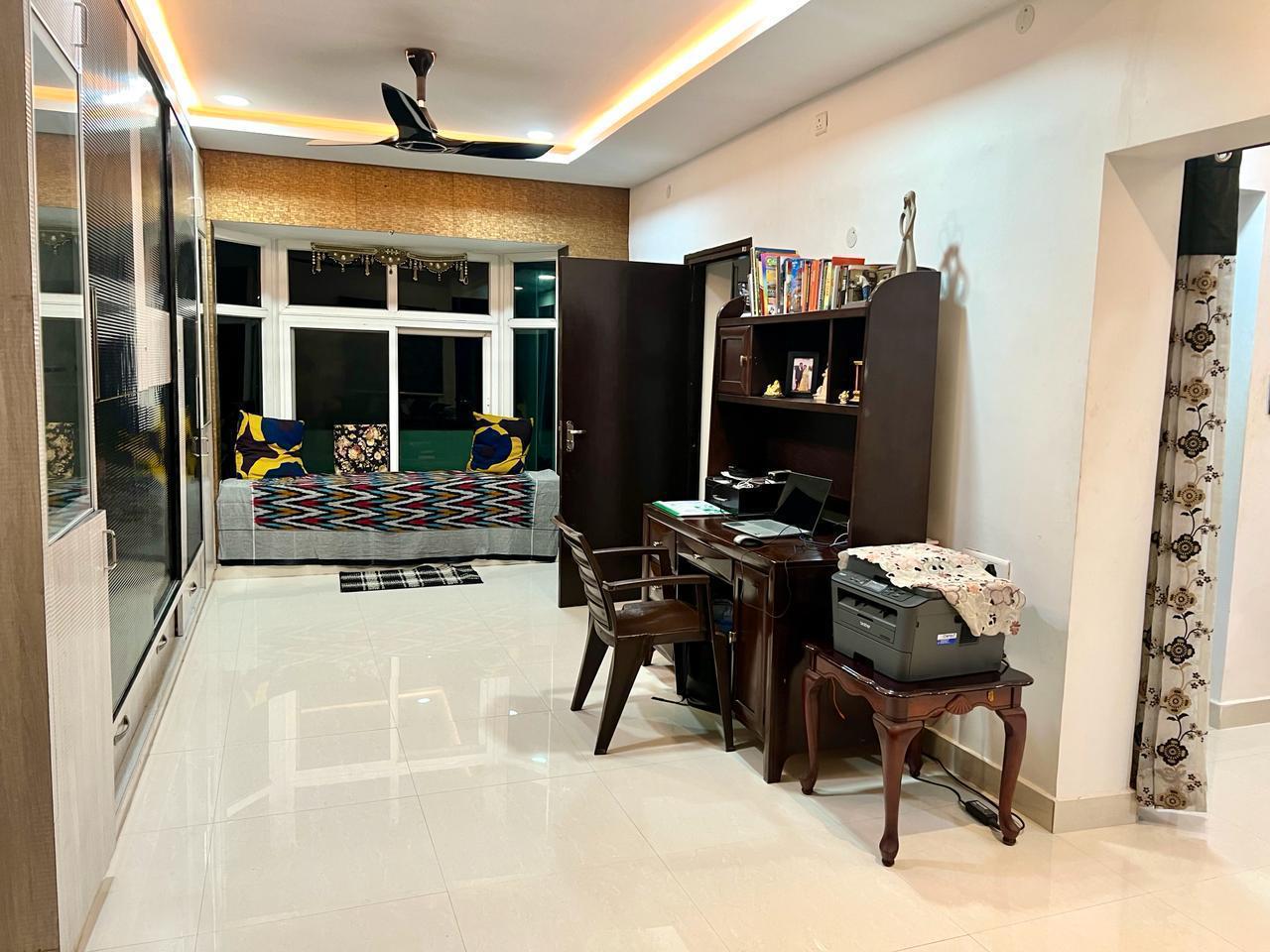 6 BHK Indedpendent House 