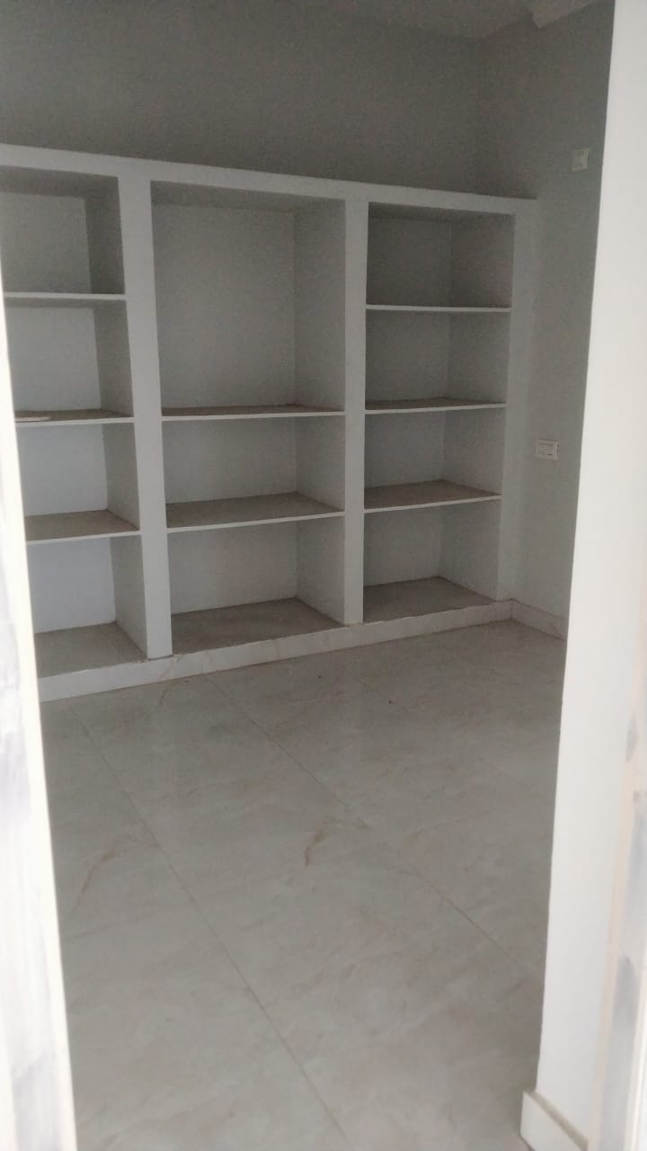 3 BHK Flat for sale in Ma