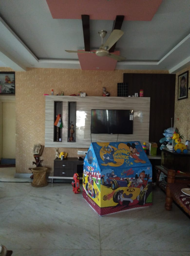 3 BHK Flat for sale in Hi